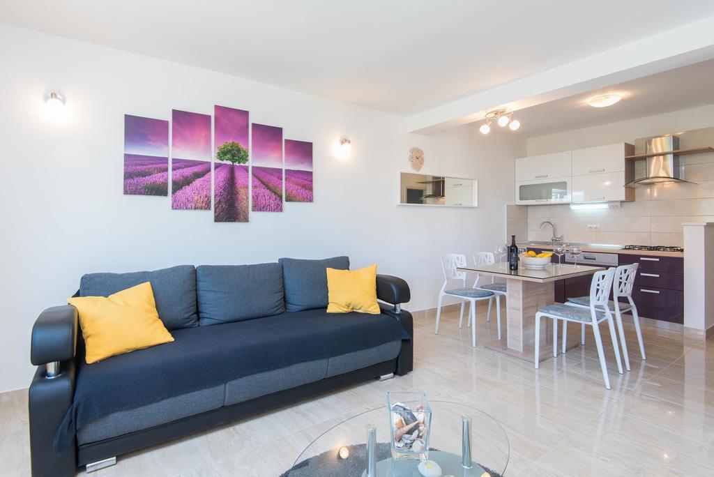 House Fidulic - Apartment The Lavender Lumbarda Bagian luar foto